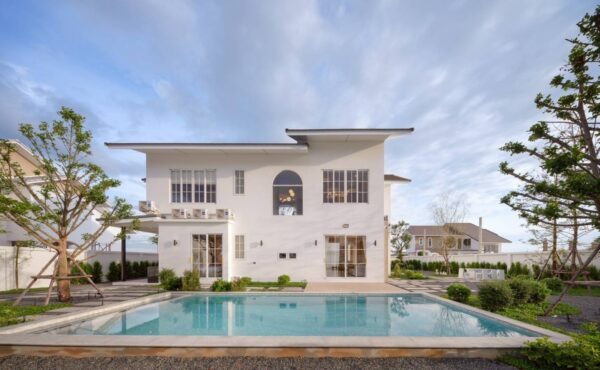 พูลวิลล่าเช่า บรรยากาศดี เป็นส่วนตัว ใกล้โรงเรียนนานาชาติลานนา เดินทางเพียง 2 นาที  AHD-V0109