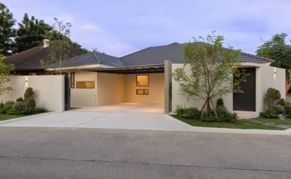 ให้เช่า Pool villa ชั้นเดียว บ้านในโครงการ ทำเลย่านเศรษฐกิจ  ใกล้โรงเรียนนานาชาติหลายแห่ง