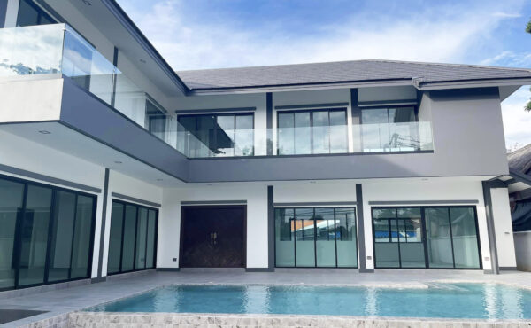 ให้เช่าบ้าน 2 ชั้น สไตล์ Modern พร้อมสระว่ายน้ำส่วนตัว