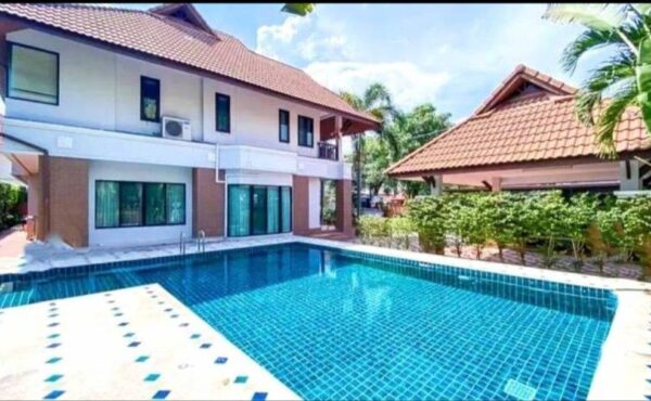 ให้เช่าบ้านสวยในโครงการ มีสระว่ายน้ำส่วนตัว  ใกล้กาดฝรั่งหางดง