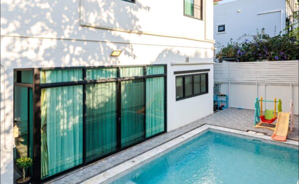ให้เช่าบ้าน Pool Villa  2 ชั้น สไตล์โมเดิร์น บ้านในโครงการ มีระบบรักษาความปลอดภัย