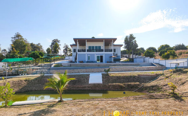 วิลล่าหรู พร้อมความเป็นส่วนตัว   AHD-V0091