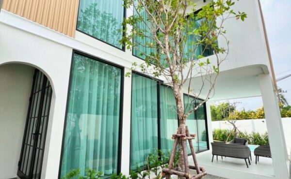 ให้เช่า Pool Villa 2 ชั้น บ้านหลังใหญ่ ทำเลนอกโครงการ ใกล้เมือง 10 นาที