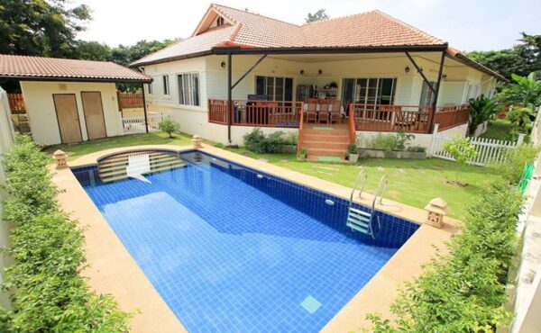 บ้านเดี่ยวพร้อมสระว่ายน้ำส่วนตัว   ใกล้กาดฝรั่งเพียง   700เมตร  AHD-V0050