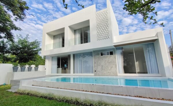 บ้านพูลวิลล่าดอยสะเก็ด สไตล์โมเดิร์น ASP-V0047