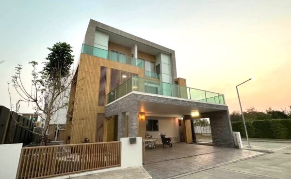 ให้เช่าบ้าน Pool Villa 3 ชั้น   3 ห้องนอน 4 ห้องน้ำ ASP-V0049