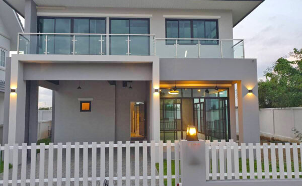 ให้เช่าบ้าน  Pool Villa สองชั้น 2 ห้องนอน  3 ห้องน้ำ AHD-V0035