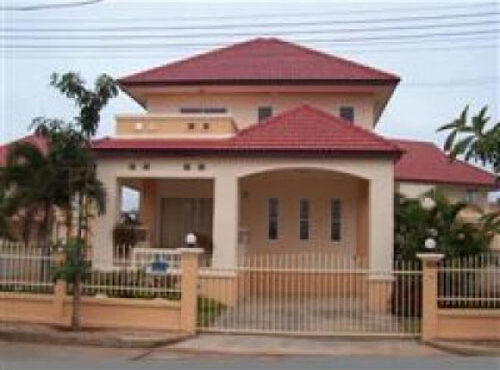 บ้านเดี่ยว 2  ชั้น  ใกล้ตลาดหางดง  สามารถเดินทางเข้าเมืองได้ 2 เส้นทาง คือ ถนนเชียงใหม่-หางดง และ ถนนเลียบคลองชลประทาน  AHD-H0002