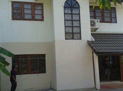 บ้านเดี่ยว 2 ชั้น อยู่ไม่ไกลเมือง ในโครงการมีสโมสร สระว่ายน้ำ มี รปภ.  AHD-H0009