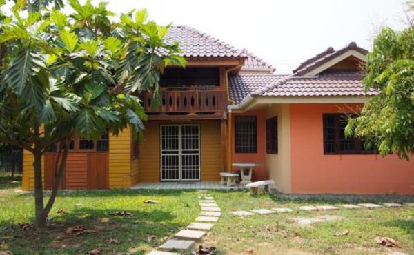 บ้านเดี่ยว 2 ชั้น  หลังใหญ่ สไตล์ไทยประยุกต์  AHD-H0012