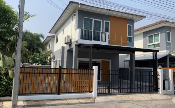 บ้านเดี่ยวในโครงการ ใกล้รวมโชคมอลล์ A2-H0148