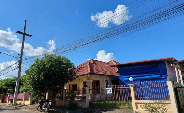 บ้านเดี่ยวพร้อมโกดัง  บ้านในหมู่บ้านเงียบสงบ ระบบรักษาความปลอดภัย 24 ชม  AHD-H0053