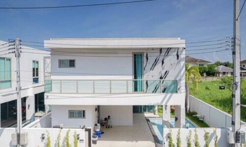 ให้เช่าบ้าน Pool Villa  2 ชั้น ใกล้ตลาดสามแยก