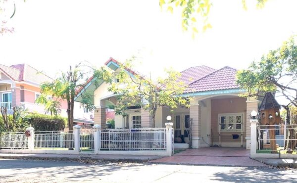 บ้านเดี่ยวในโครงการ มีการดูแลความปลอดภัยตลอด 24 ชม. AHD-H0056