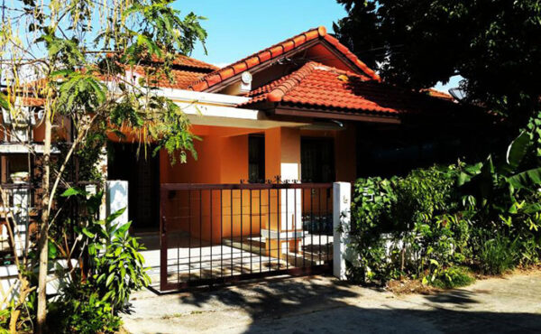 บ้านเดี่ยวชั้นเดียวในโครงการ ไม่ไกลเมืองมาก ทำเลตลาดหางดง  AHD-H0065