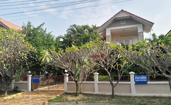 บ้านเดี่ยวสองชั้นหลังใหญ่ในโครงการ ทำเลกาดฝรั่ง  AHD-H0078