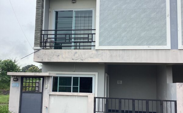 บ้านแฝดสองชั้น นอกโครงการ ใกล้ตลาดเจดีย์แม่ครัว ASS-H1052