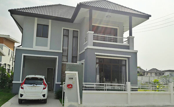 บ้านเดี่ยวสวยในโครงการสุดหรู  พร้อมด้วยคลับเฮ้าท์ และสระว่ายน้ำ    AHD-H0111