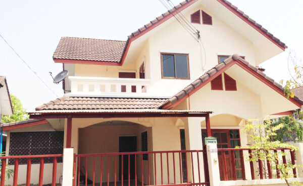 บ้านสองชั้น ในโครงการที่มีการดูแลความปลอดภัยตลอด 24 ชม   AHD-H0114