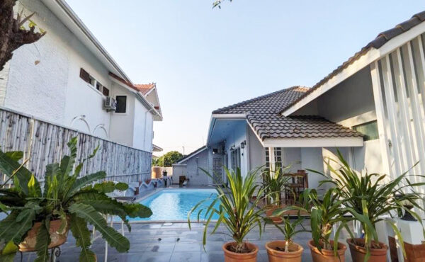 Pool Villa ชั้นเดียว  บ้านในโครงการ มีสระว่ายน้ำส่วนตัว ใกล้โรงเรียนวารีเชียงใหม่
