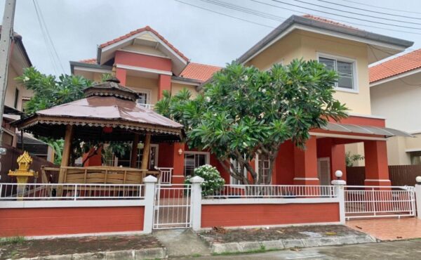 บ้านเดี่ยว 2 ชั้น  เป็นบ้านในโครงการ บ้านสวย สะอาด   ทำเลตลาดหางดง   AHD-H0185