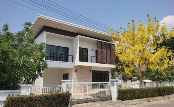 บ้านเดี่ยวสองชั้น ในโครงการ ใกล้ตลาดเจริญเจริญ ASP-H0067