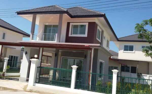 บ้านเดี่ยว 2 ชั้น เป็นบ้านในโครงการ บ้านกว้างขวาง      ทำเลกาดฝรั่ง   AHD-H0194