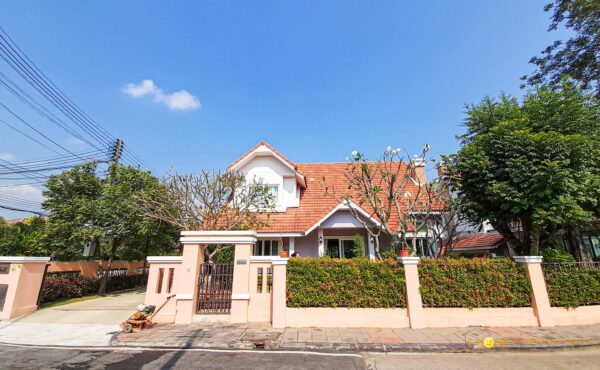 บ้านเดี่ยวสองชั้นหลังใหญ่ ทำเลกาดฝรั่ง   AHD-H0205