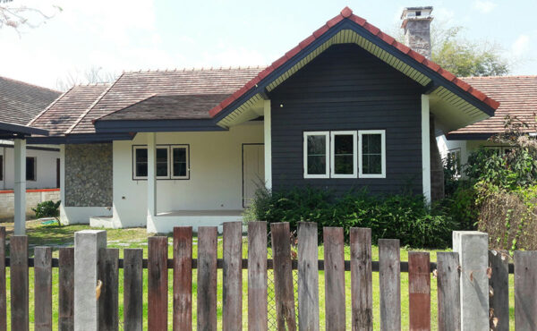 บ้านเดี่ยวชั้นเดียว  พน้อมเข้าอยู่ ทำเลกาดฝรั่ง  AHD-H0208