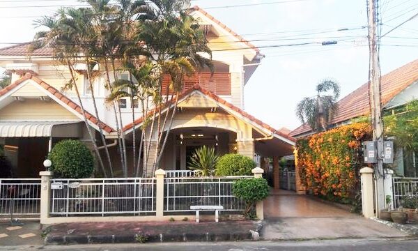 บ้านเดี่ยว 2 ชั้นหลังใหญ่ในโครงการ   ทำเลกาดฝรั่ง   AHD-H0212