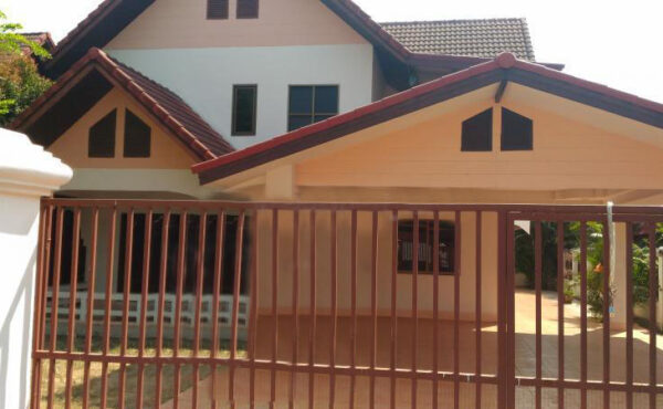 บ้านเดี่ยว 2 ชั้น  สามารถเข้าอยู่อาศัยได้หลายคนหรือเป็นครอบครัวใหญ่ได้   AHD-H0223