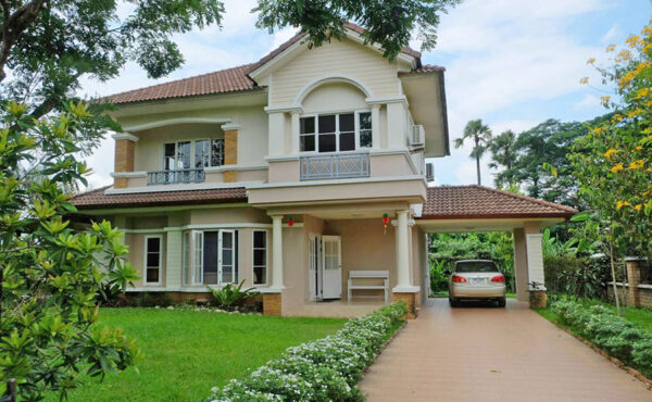 บ้านเดี่ยว 2 ชั้นสุดหรูหรามีระดับในโครงการ     AHD-H0229