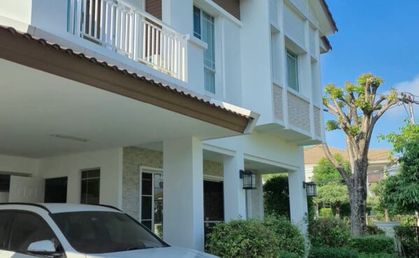 บ้านเดี่ยวสองชั้นในโครงการมีคลับเฮ้าส์สระว่ายน้ำ A8-H0657