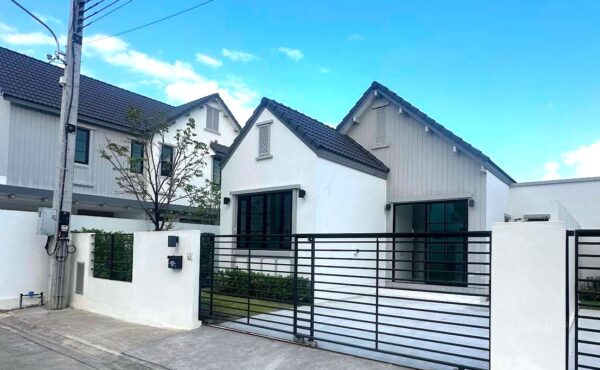 ให้เช่าบ้านเดี่ยวชั้นเดียว  บ้านในโครงการ พร้อมระบบรักษาความปลอดภัยที่ดีเยี่ยม  ADK-H0438