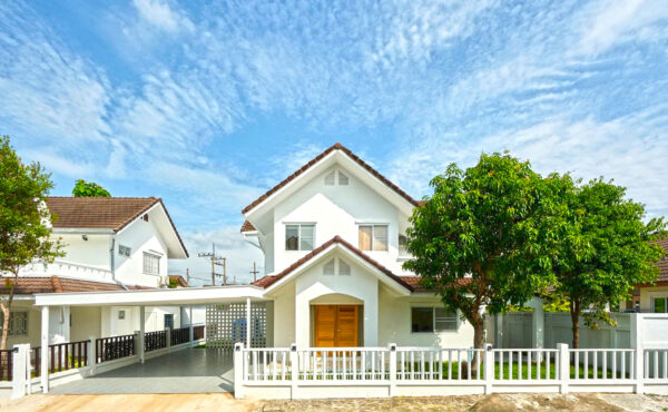 บ้านในโครงการ ใกล้ รร.สารสาสน์ AHD-H1266