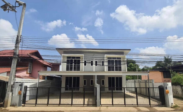 🏡ให้เช่าบ้านแฝดสองชั้น ทำเลย่านเศรษฐกิจ การเดินทางเข้าออกสะดวก A9-H0377