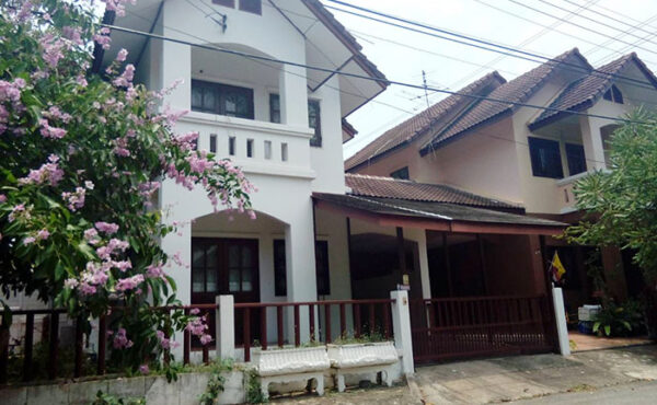 บ้านเดี่ยว 2 ชั้น ในโครงการจัดสรร ทำเลแม็คโครหางดง  AHD-H0057