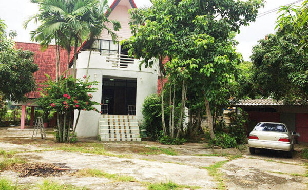 ให้เช่าบ้านเดี่ยวเล่นระดับ ชั้นครึ่ง 4 ห้องนอน 4 ห้องน้ำ A5-H0034