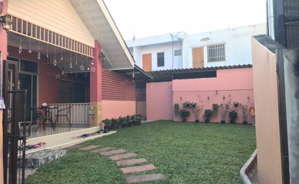 🏡 บ้านเด่นทำเลใจกลางเมือง ทำเลย่านเศรษฐกิจใกล้สนามบิน ใกล้เซนทรัลแอร์พอร์ต  บ้านในชุมชนเข้าออกสะดวก อุปกรณ์ภายในครบครัน  A9-H0355