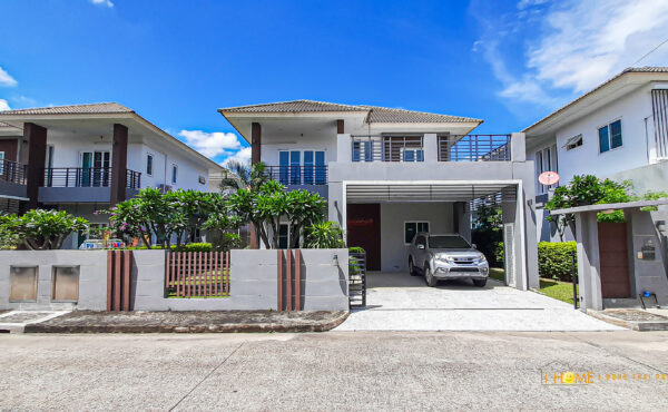 บ้านเดี่ยวสองชั้นหลังใหญ่   ในโครงการ มีระบบรักษาความปลอดภัยที่ดีตลอด 24 ชม    AHD-H0144