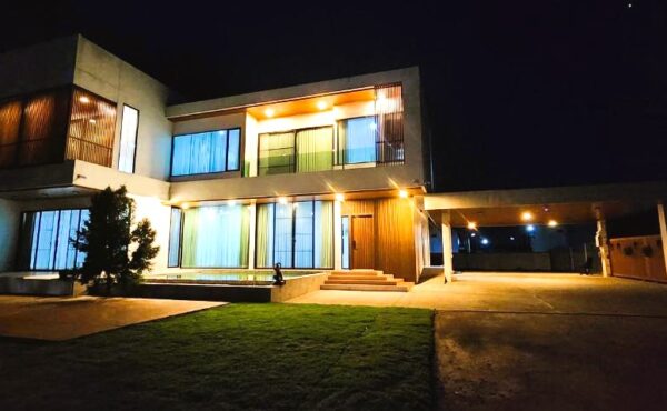 ให้เช่า Pool Villa  2  ชั้น  4 ห้องนอน 4 ห้องน้ำ AHD-V0098