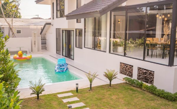 พูลวิลล่าหลังใหญ่ ใกล้รร.สารสาสน์ A8-V0047