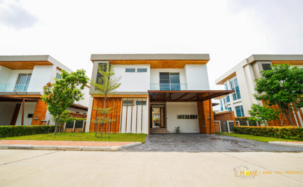 Pool villa สไตล์โมเดิร์นในโครงการ   ทำเลโลตัสบ่อสร้าง  ASP-V0017