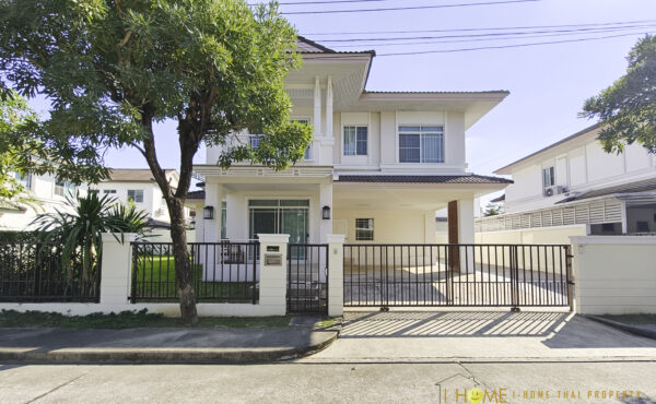 บ้านเดี่ยวสองชั้นในโครงการมีคลับเฮ้าส์สระว่ายน้ำ A8-H0658