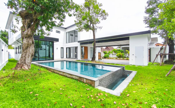 Pool Villa 2 ชั้น ให้เช่า บ้านสไตล์ Modern พร้อมสระว่ายน้ำในตัว  ทำเลย่านเศรษฐกิจ