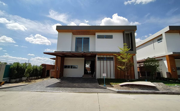 บ้าน Pool Villa  2 ชั้น  พร้อมสระว่ายน้ำในตัว   ทำเลสวนน้ำ สันกำแพง	   ASP-V0014