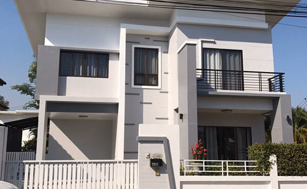 บ้านเดี่ยว 2 ชั้นหลังหัวมุม ไม่ไกลจากร้านสะดวกซื้อ  ทำเลกาดฝรั่ง    AHD-H0195