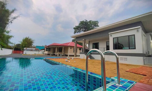 ให้เช่าบ้าน Pool Villa ชั้นเดียว ใกล้เมือง ห่างจากโรงเรียนวารี 4 นาที