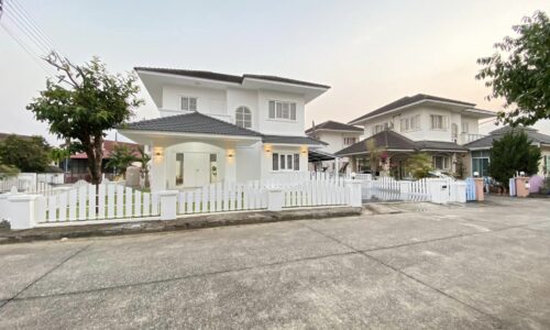 บ้านเดี่ยวสองชั้นให้เช่า 4 ห้องนอน 2 ห้องน้ำ ทำเลสันทรายน้อย ใกล้เซ็นทรัลเฟสติวัล เชียงใหม่ | รหัส A4-H0454