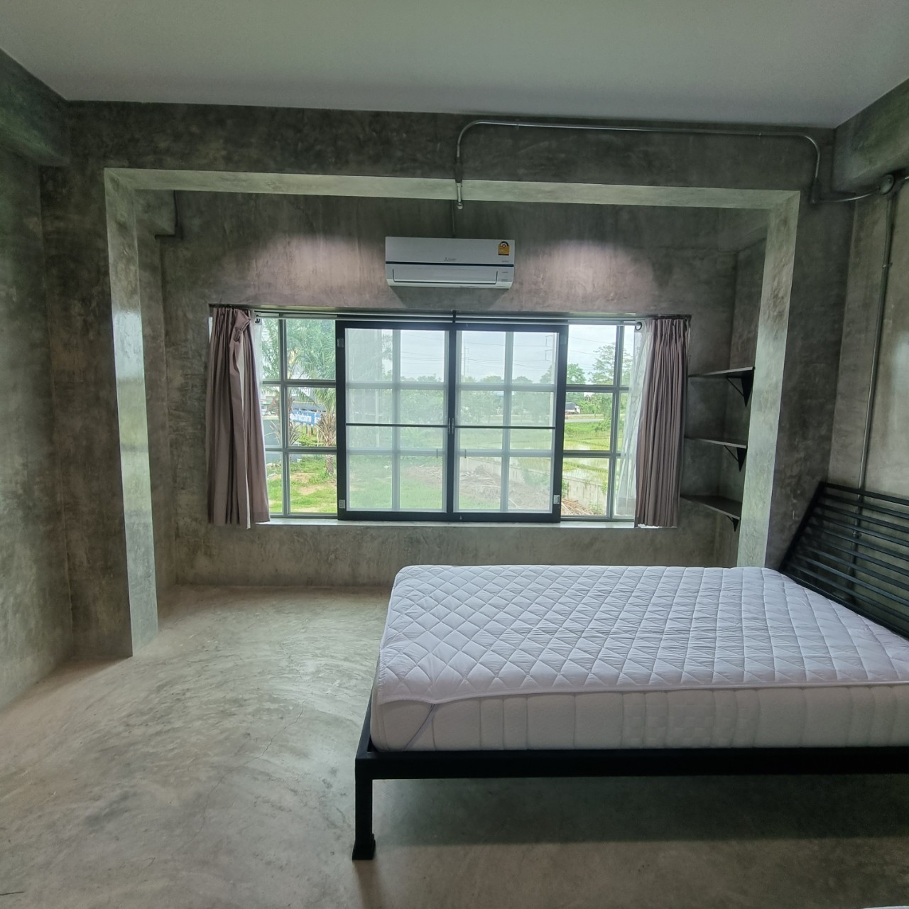 บ้านเดี่ยวสองชั้นพร้อมดาดฟ้า เมืองเชียงใหม่ A4-H0419